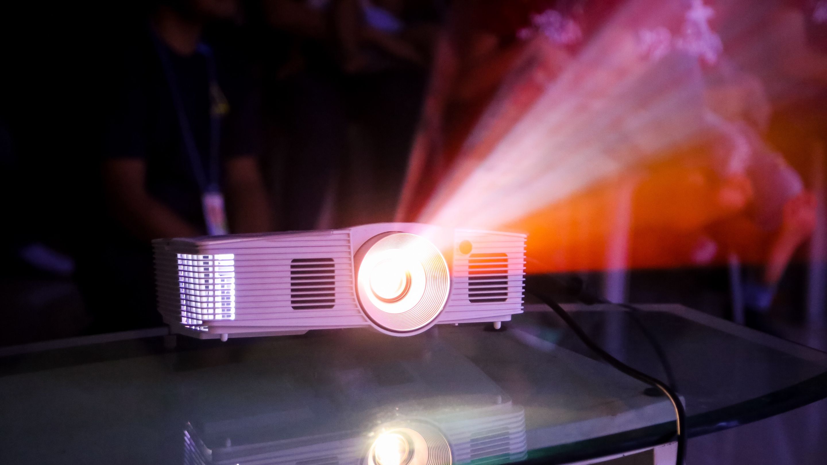 Asal Mula LCD Proyektor dan Jenisnya - Skyhugger Tech